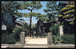 野山獄跡・岩倉